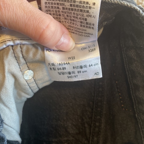 Levi shorts - Picture 3 of 7